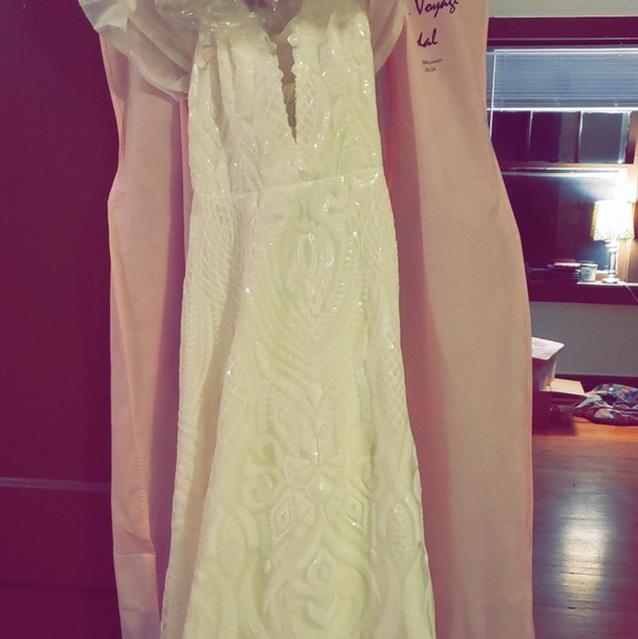 Hayley Paige Delta Wedding Dress - Picture 2 of 2